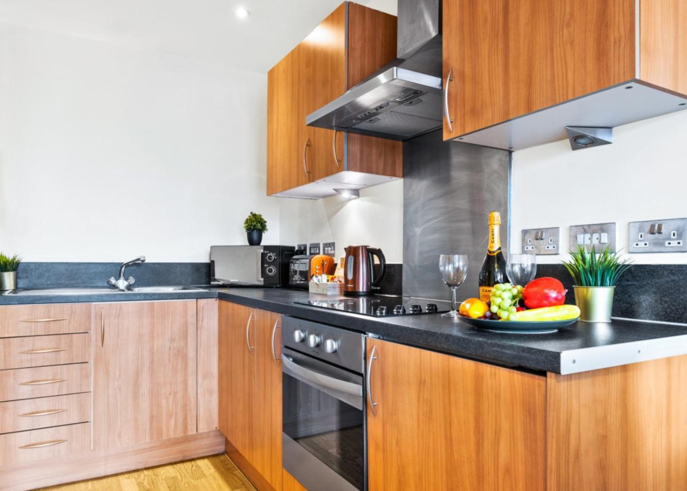Chinatown - One Bed - Balcony - Secure Parking - Fast Wifi - Birmingham City Centre - 49A Εξωτερικό φωτογραφία